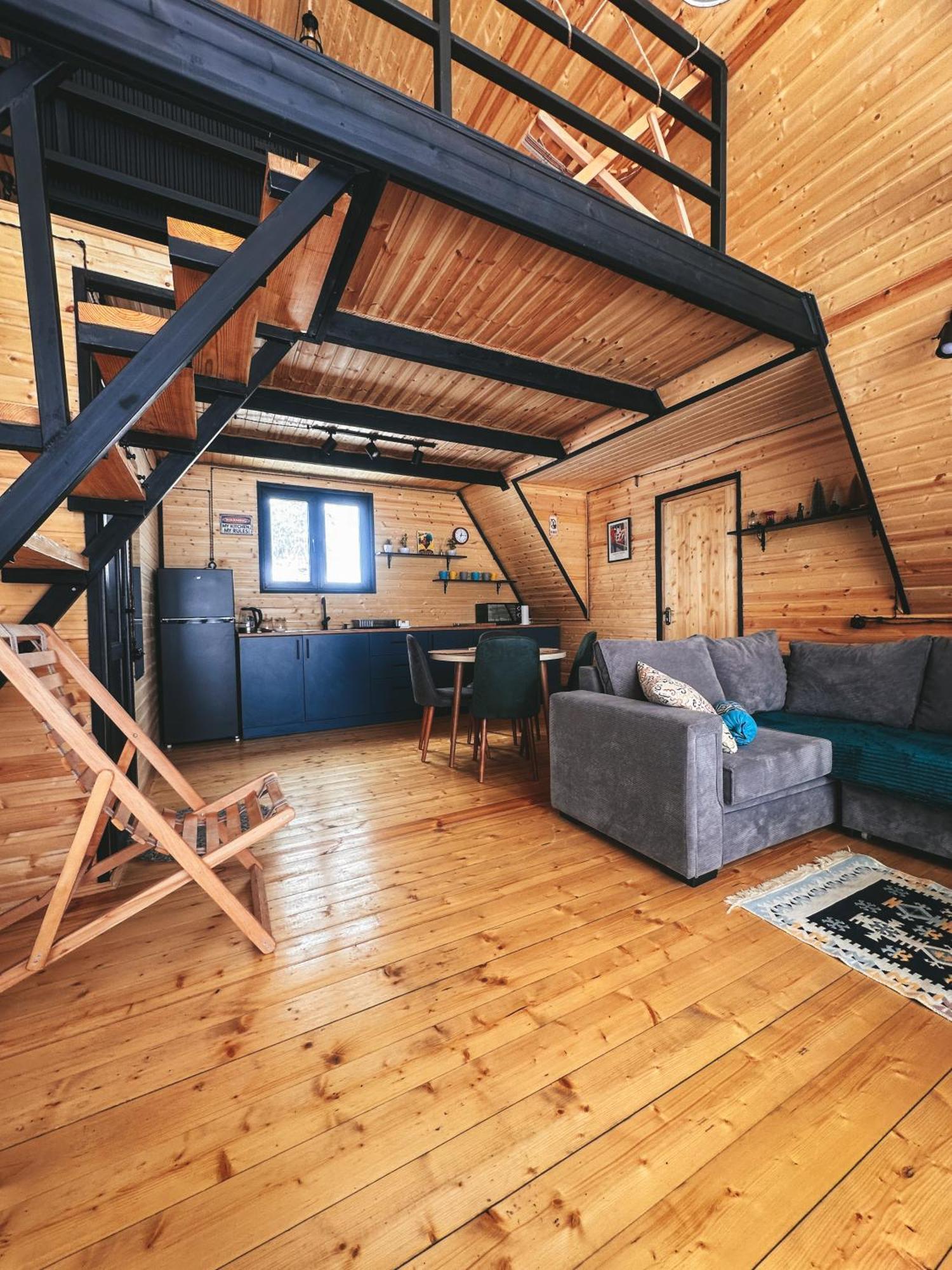 Wildwood Kazbegi Villa ภายนอก รูปภาพ