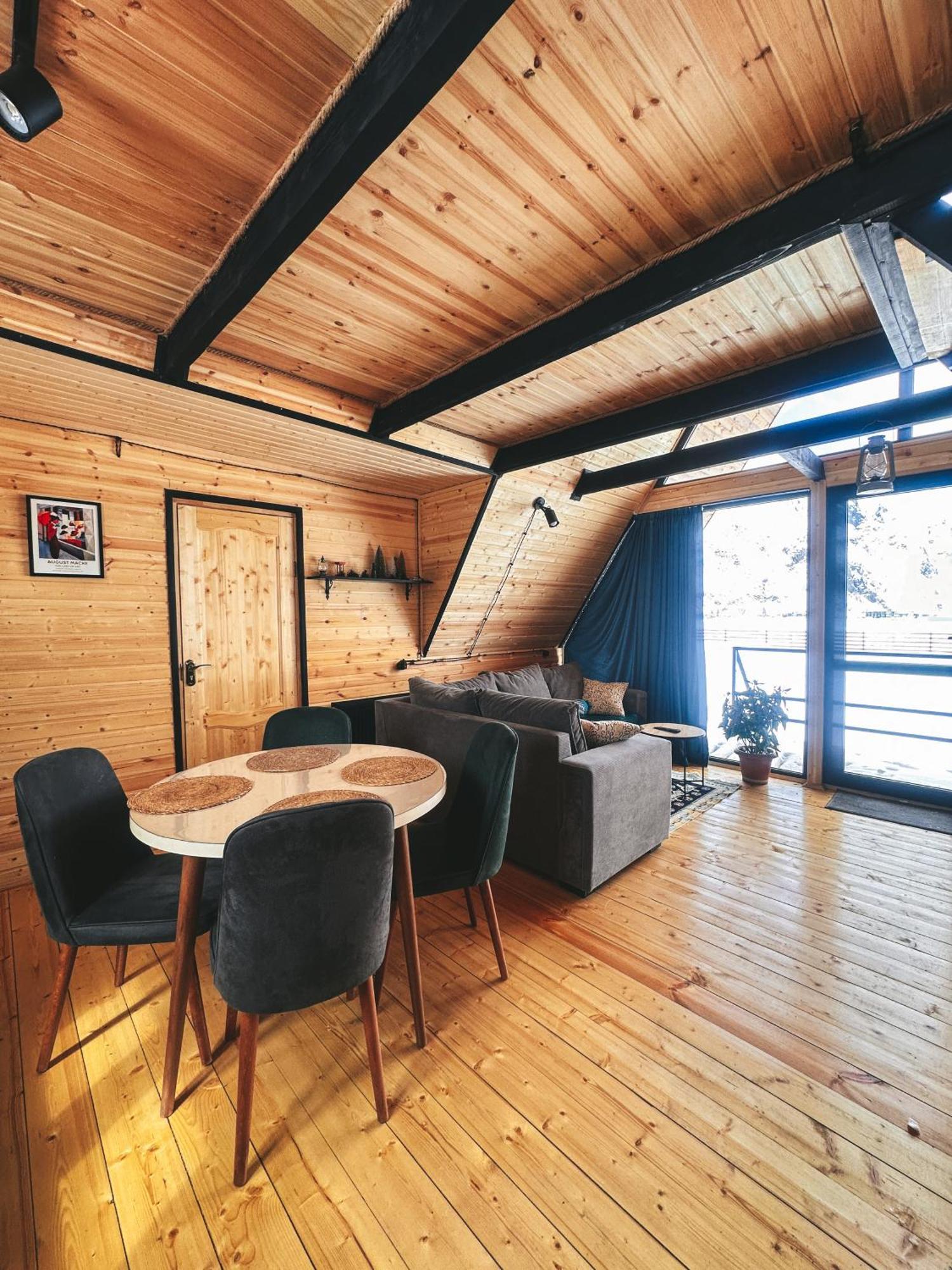 Wildwood Kazbegi Villa ภายนอก รูปภาพ