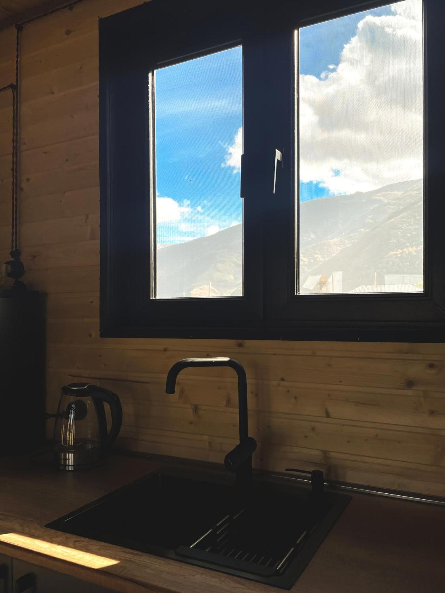 Wildwood Kazbegi Villa ภายนอก รูปภาพ